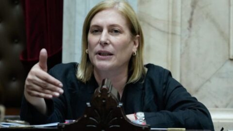 Scaglia: «Adorni nos tomó el pelo, debió haber renunciado»